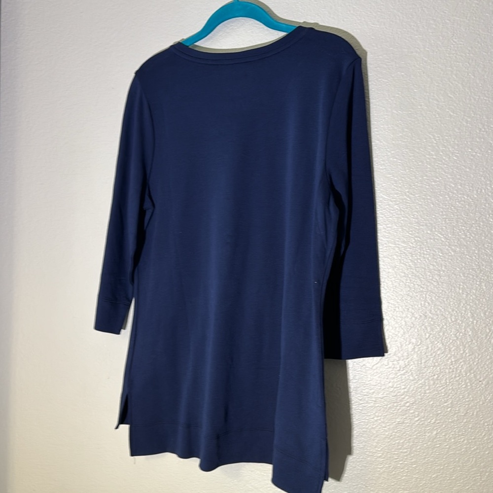 Women’s large navy blue Isaac Mizrahi Live 100% cotton v-neck tshirt - Picture 7 of 8
